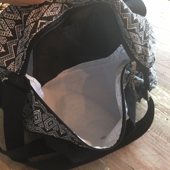 Black and white satchel handbag crossbody tote - Picture 3 of 3